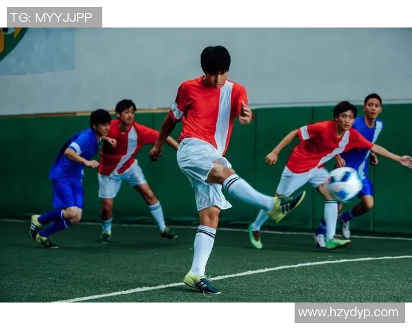 足球巨星因违规遭长期禁赛引发球迷热议与职业生涯走向讨论