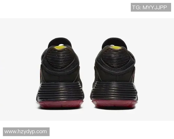 足球明星内衬的设计与材质解析如何影响运动表现和舒适度